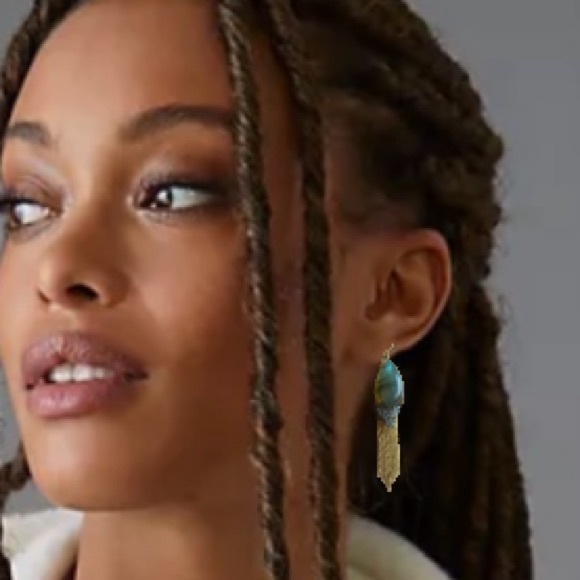 ALEXIS BITTAR Blue Green Teardrop Labradorite
Gemstone Fringed Crystal Earrings - Picture 2 of 11